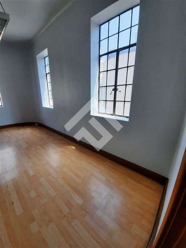 Oficina 1 Privado - 1 Baño ( Santiago - Plaza De Armas )