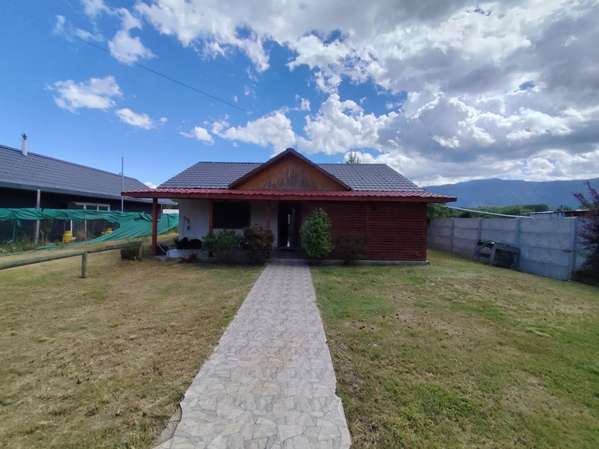 VENDO CASA CON PATIO GRANDE EN COLTAUCO CERCA A RA