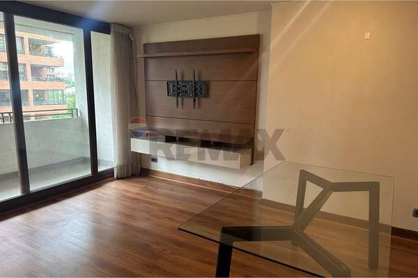 Depto en arriendo 2d+2b, sector metro  manquehue