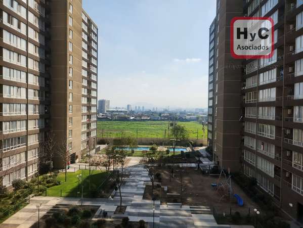 Amplio depto. 3D/1B + balcón en seguro y equipado condominio