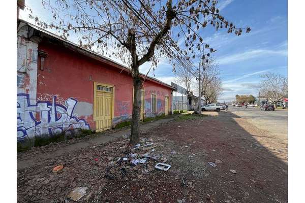 Se vende casa excelente ubicacion comercial.