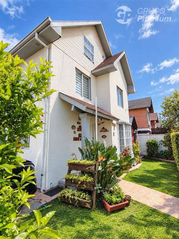 Casa Esquina Aislada 6D/3B con Piscina C. Del Este Pte. Alto