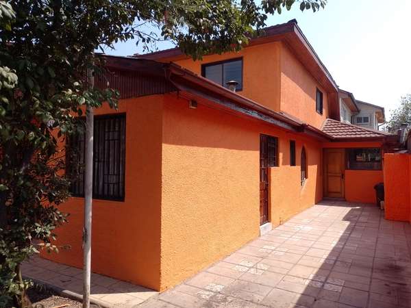 ACOGEDORA CASA 2P, 3D, 2B, 2E, 105 M2 , 164 M2 V NOCEDAL