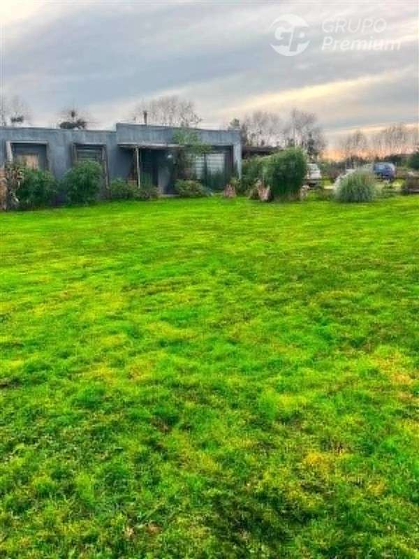 Venta de Parcela con Casa en Yerbas Buenas