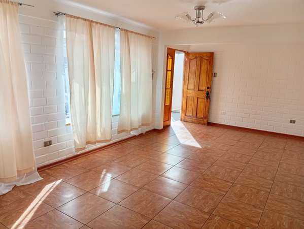 ACOGEDORA Y AMPLIA EN LAS LOMAS DEL MILAGRO