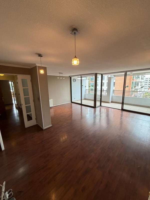 Luminoso Departamento con Excelentes Vistas (187936)