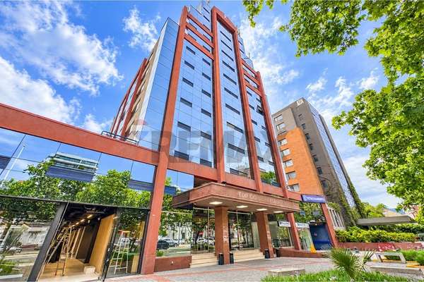 Oficina habilitada piso 8 | vitacura