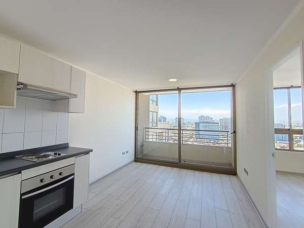 ARRIENDO REBAJADO POR 12 MESES, JUNTO AL METRO