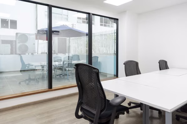Oficina abierta en renta para 10 personas en Bogota, Equidad
