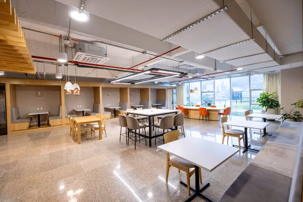 Alquiler de oficinas bellamente diseñadas para 4 personas en Chia, Spaces Sybellius