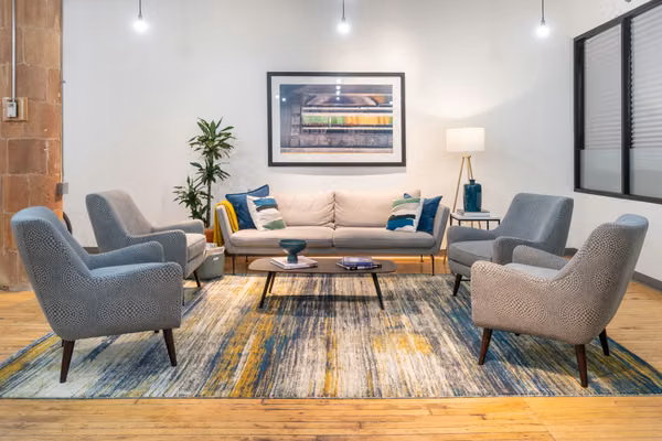 Únete a una comunidad empresarial en crecimiento en Bogota, Spaces 93