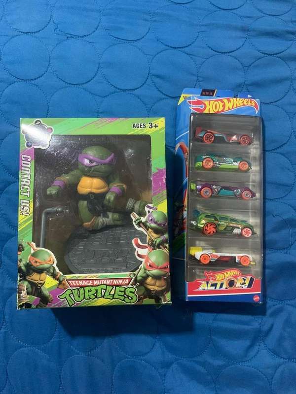 Combo Original Hot Wheels + Figura Donatello TMNT Nuevos Sellados