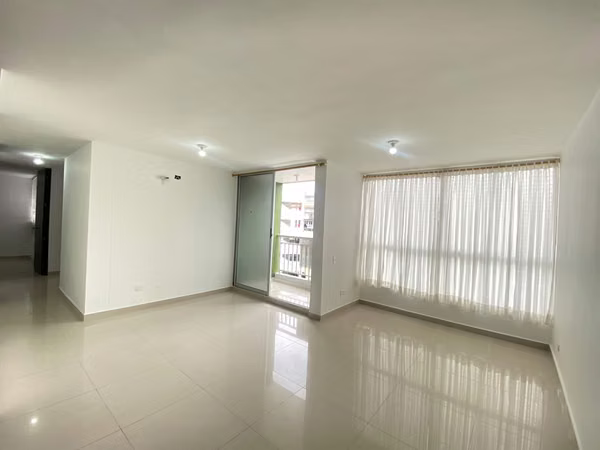 BEAUTIFUL AND SPACIOUS APARTMENT IN VILLA CAROLINA