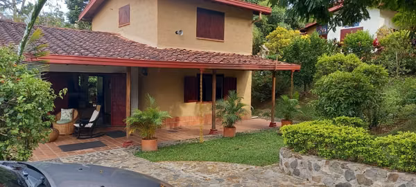 House for sale in Parcelación Patio Bonito, Amagá - 4 bedrooms