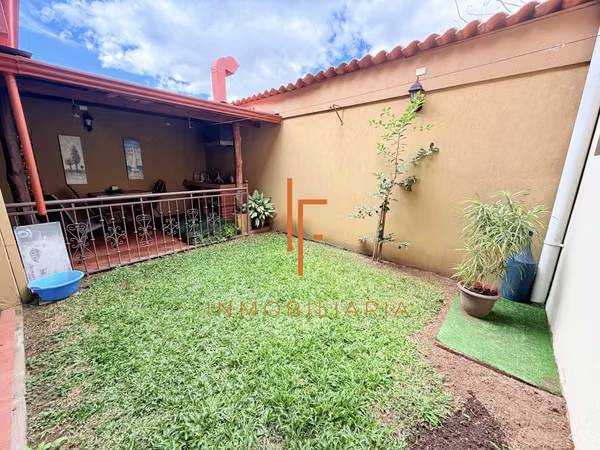 Venta de Casa en Residencial,  Ayarco a 4 min Walmart Curridabat