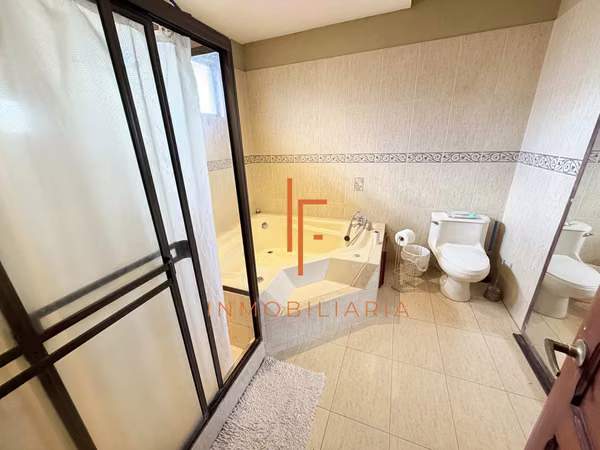 Venta de Casa en Residencial,  Ayarco a 4 min Walmart Curridabat