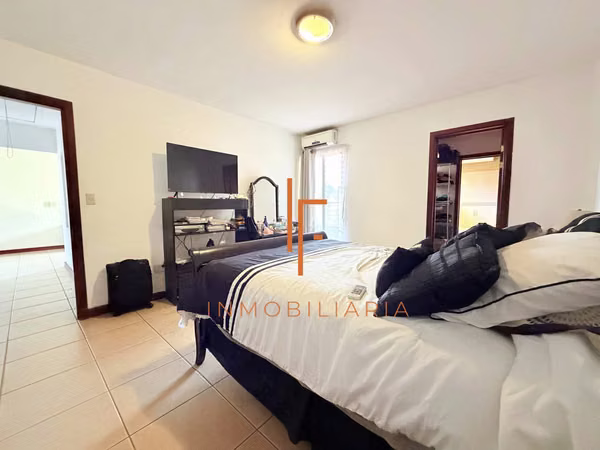 Venta de Casa en Residencial,  Ayarco a 4 min Walmart Curridabat