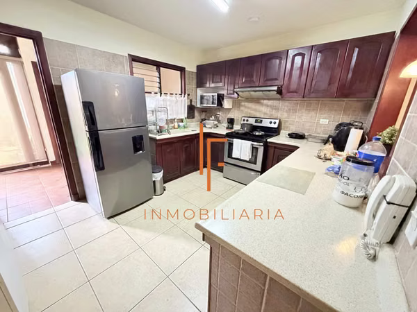 Venta de Casa en Residencial,  Ayarco a 4 min Walmart Curridabat