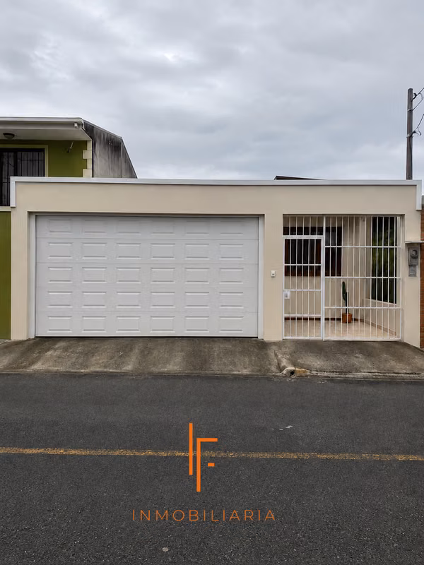 Casa con Amplio Lote en Condominio, Tejar Cartago