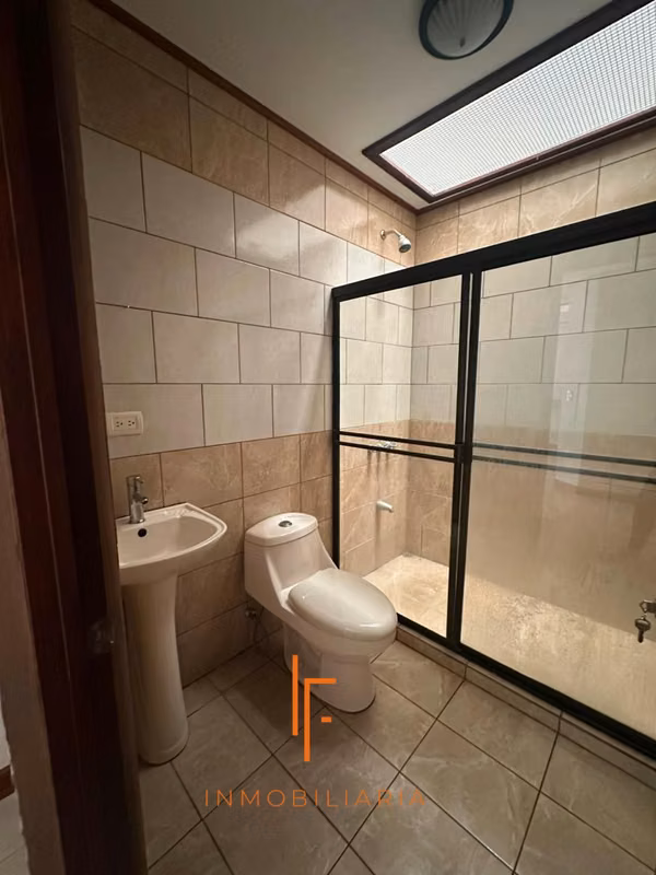 Casa con Amplio Lote en Condominio, Tejar Cartago