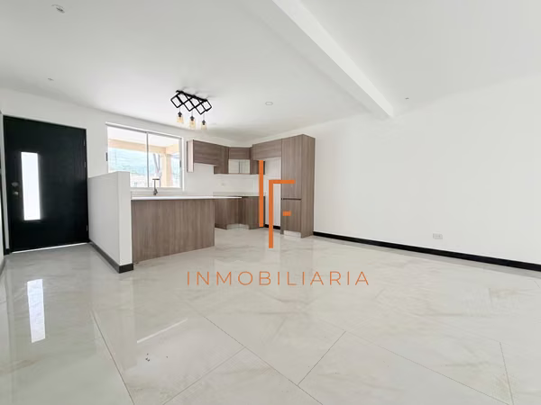Casa de 2 Niveles en Condominio, Tejar Cartago