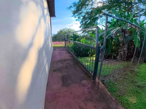 Propiedad Institucional, Comercial y de Uso Múltiple – Esparza, Costa Rica