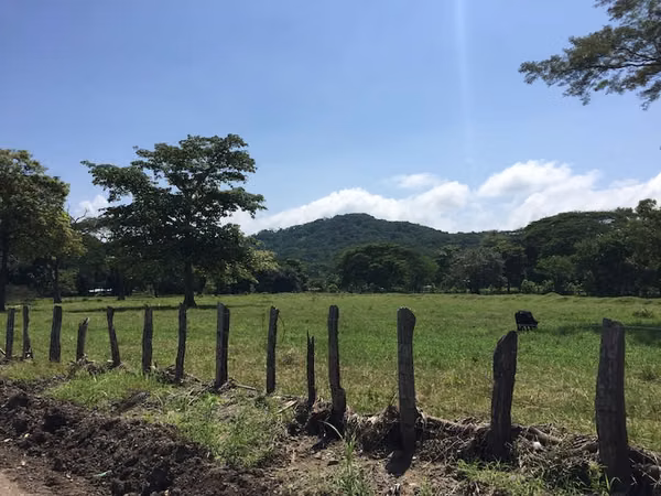 Lote en Zona Industrial- Esparza