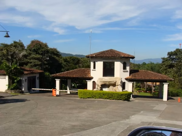 Lote a la venta en condominio en Ciudad Colón