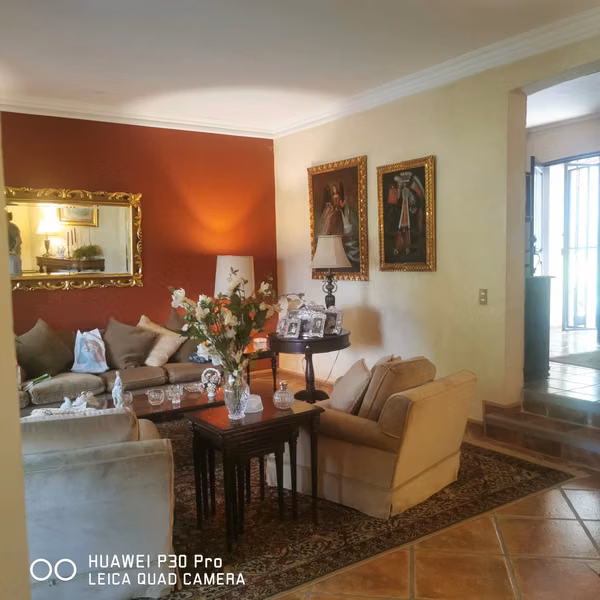 ESCAZU  con vista Casa independiente + apartamento