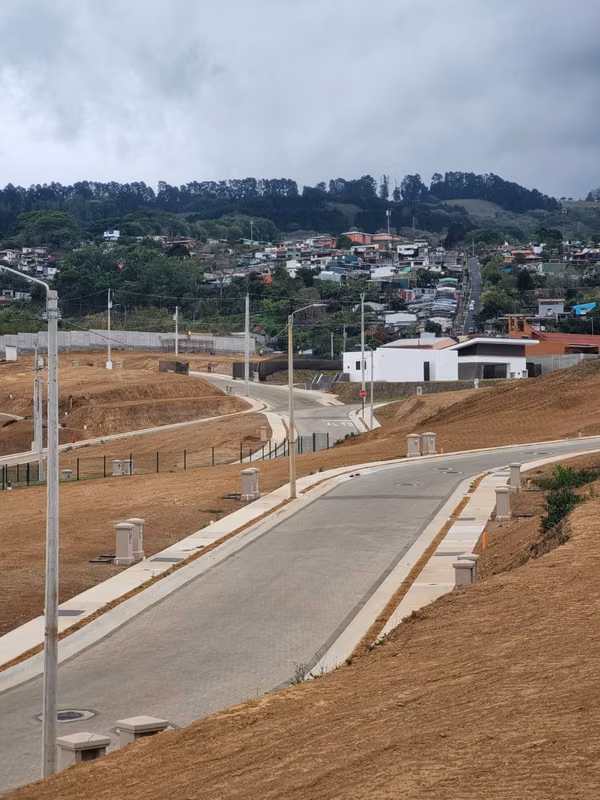 Venta de Lotes en la Unión de Cartago, condominio Hacienda Peraz. La Unión
