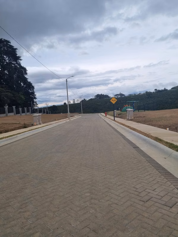 Venta de Lotes en la Unión de Cartago, condominio Hacienda Peraz. La Unión