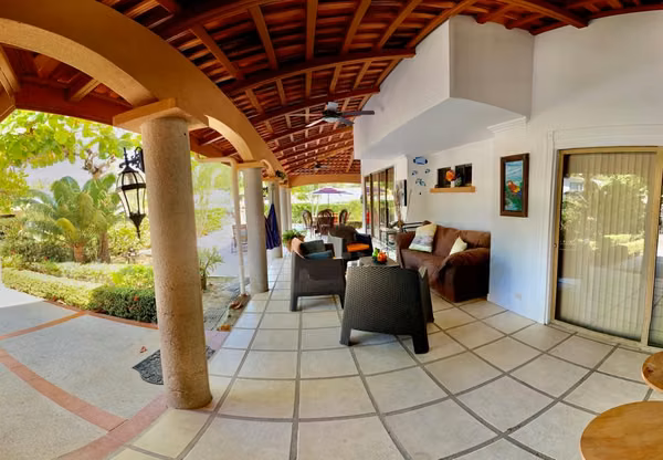 Renta casa de playa en Punta Leona