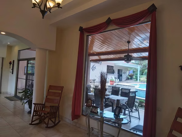 VENTA DE CASA EN SAN MATEO ALAJUELA CON PISCINA
