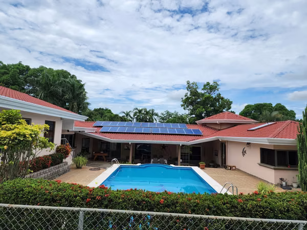 VENTA DE CASA EN SAN MATEO ALAJUELA CON PISCINA