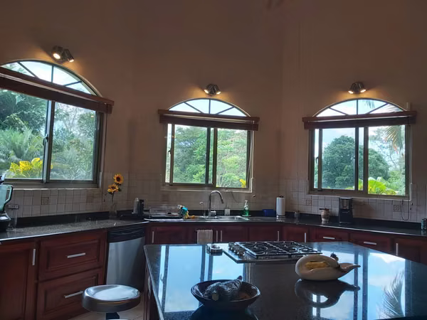 VENTA DE CASA EN SAN MATEO ALAJUELA CON PISCINA