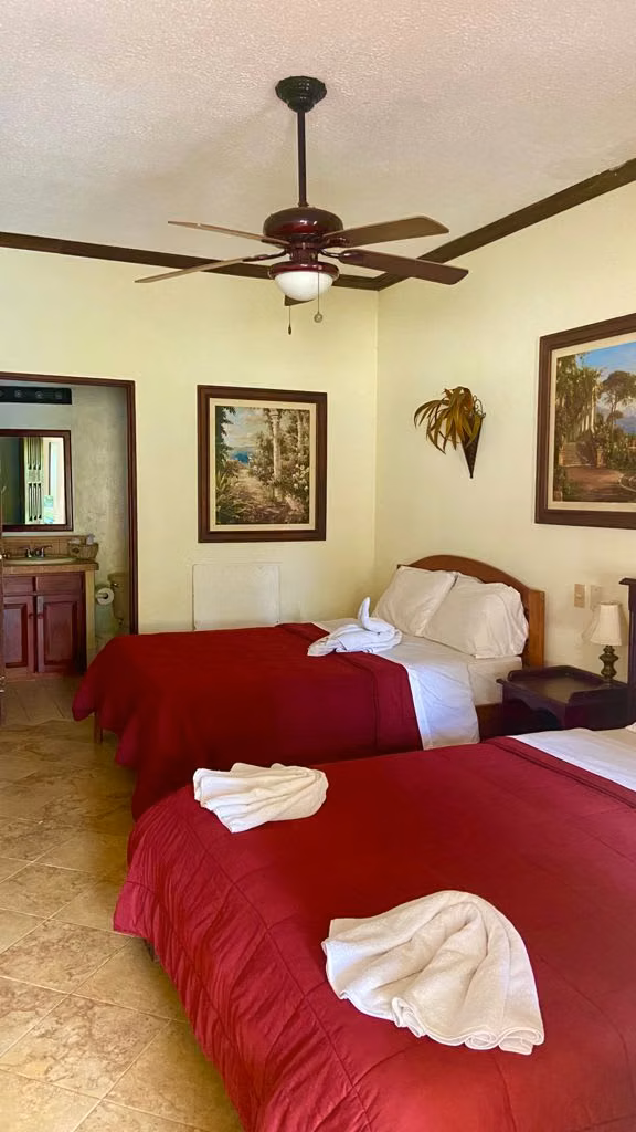 Se vende Hotel Boutique en Playa Carillo, Guanacaste, Costa Rica.