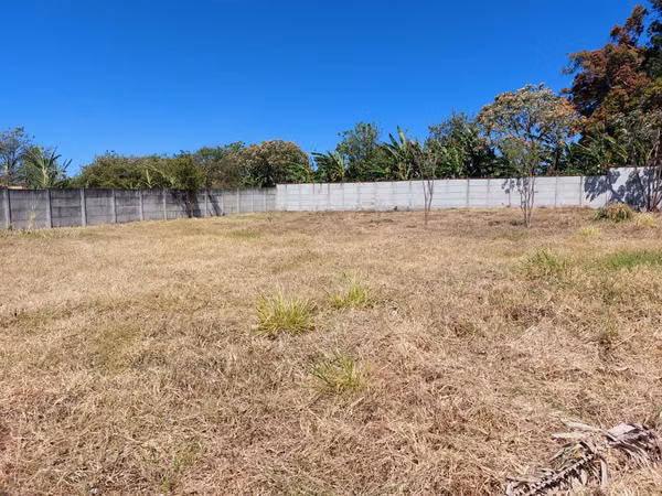 SE VENDE LOTE EN SAN LORENZO DE SAN JOAQUIN DE FLORES HEREDIA