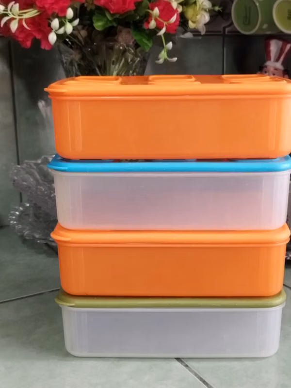 Medium rectangular tooper