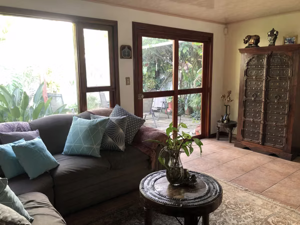 Vendo en Sabana oportunidad. Casa independiente y amplio terreno