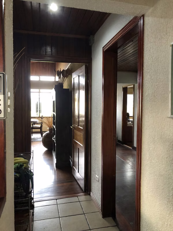 Vendo en Sabana oportunidad. Casa independiente y amplio terreno