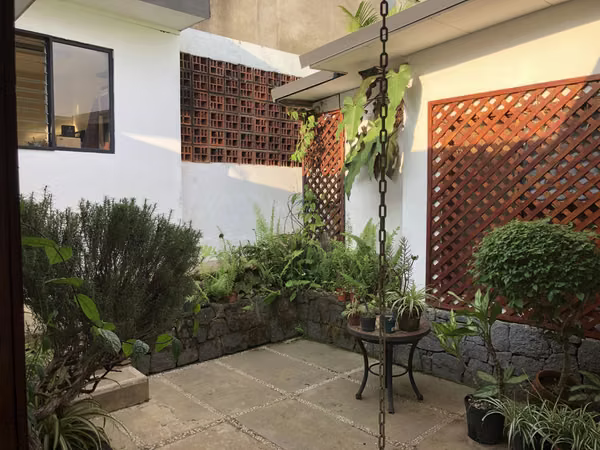 Vendo en Sabana oportunidad. Casa independiente y amplio terreno