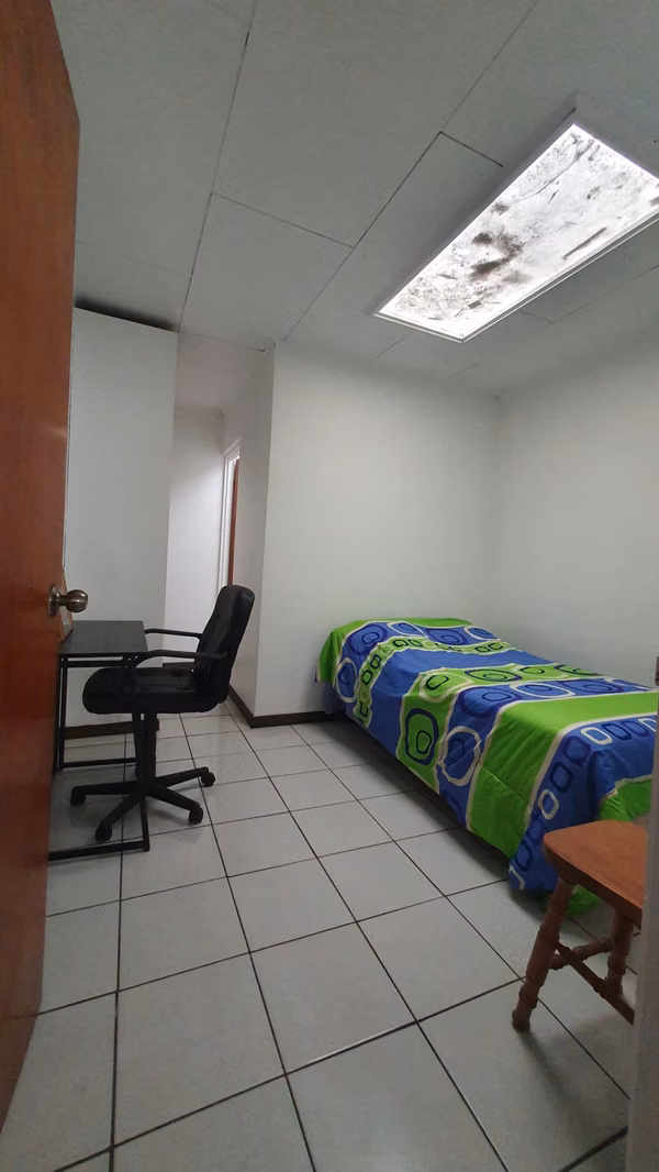 UCR, San Pedro, Casa 1 piso, 5 cuartos, Urb. El Cedral,