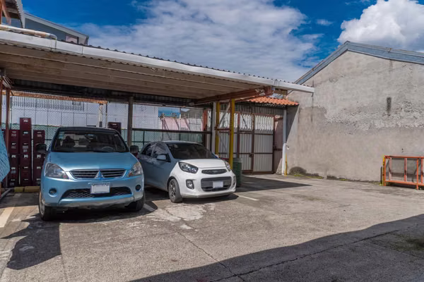 Propiedad Esquinera en Venta – Barrio Luján, San José
