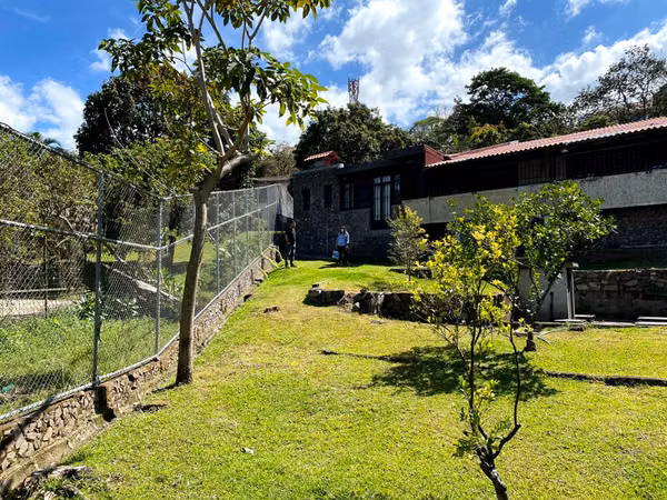 VENTA ESCAZÚ, BELLO HORIZONTE, CASA CON GRAN TERRENO