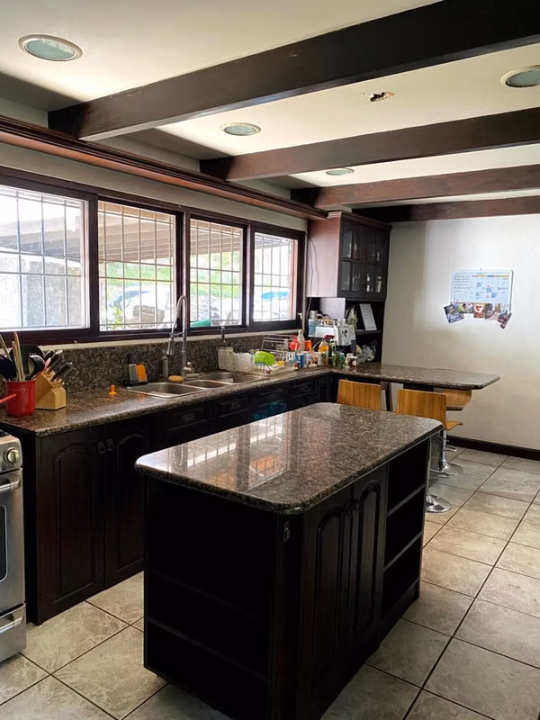 VENTA ESCAZÚ, BELLO HORIZONTE, CASA CON GRAN TERRENO