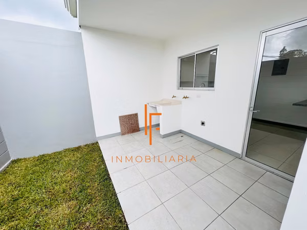 Se Alquila Moderna Casa en Condominio cerca de Curridabat