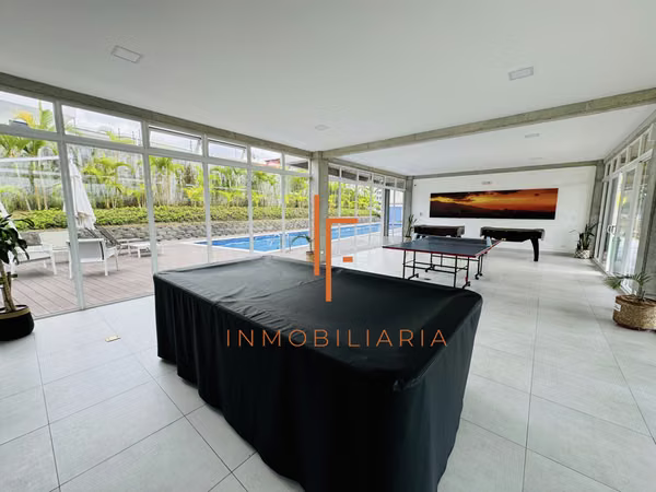 Apartamento de 3 habitaciones en Curridabat