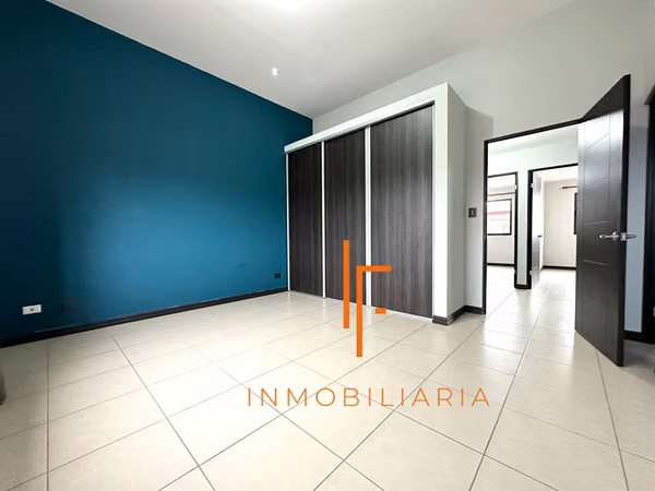 Venta de Casa en Condominio con Amenidades, cerca de Curridabat