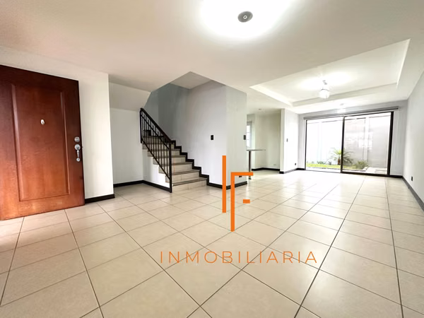 Venta de Casa en Condominio con Amenidades, cerca de Curridabat