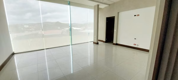 Alquiler. Santa Ana. Oficinas con seguridad.